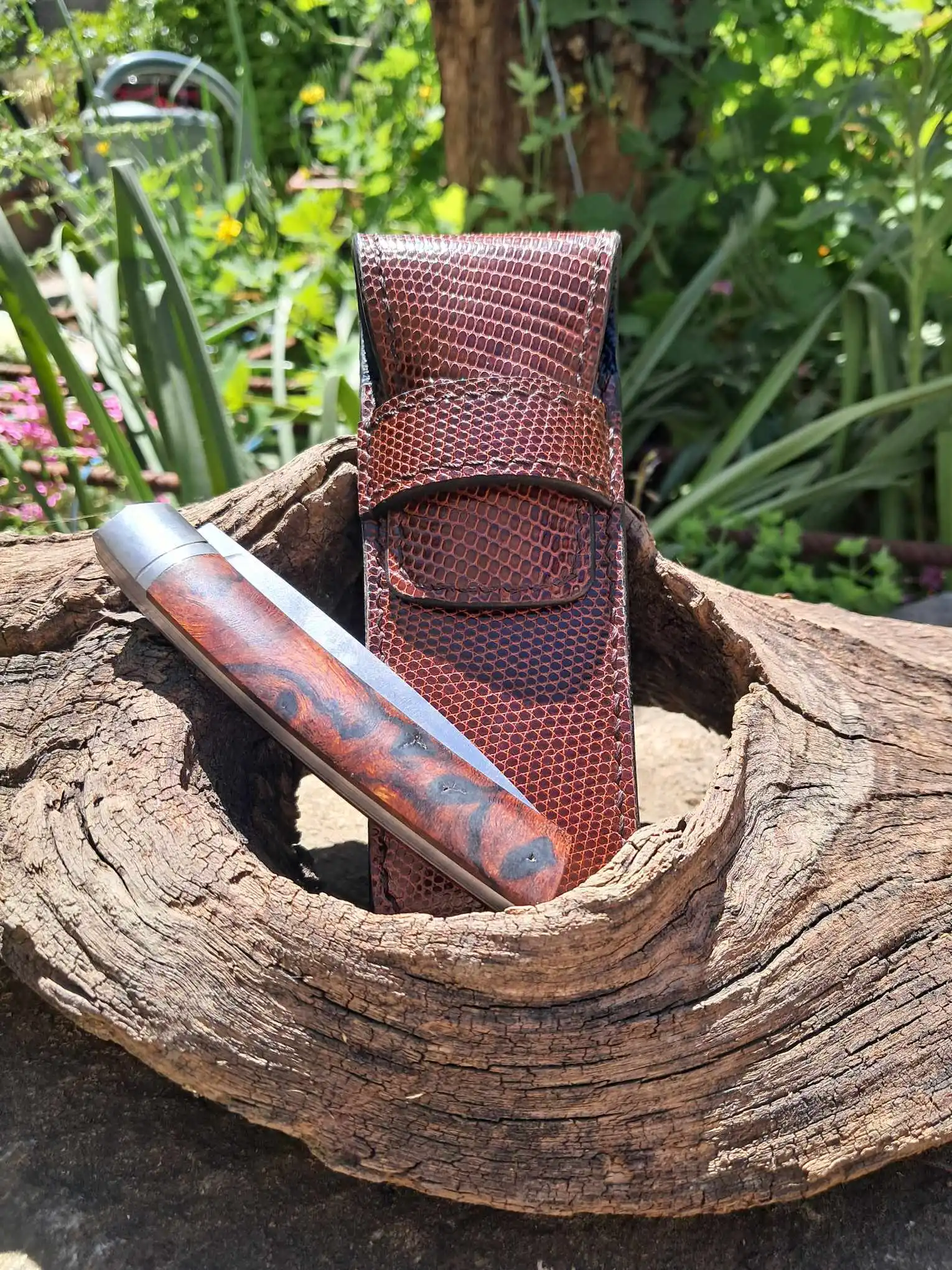 étui couteau pliant en cuir exotique de varan